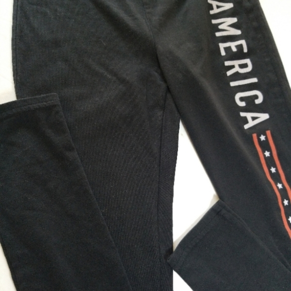 Hollister leggings with america on leg - Picture 2 of 5